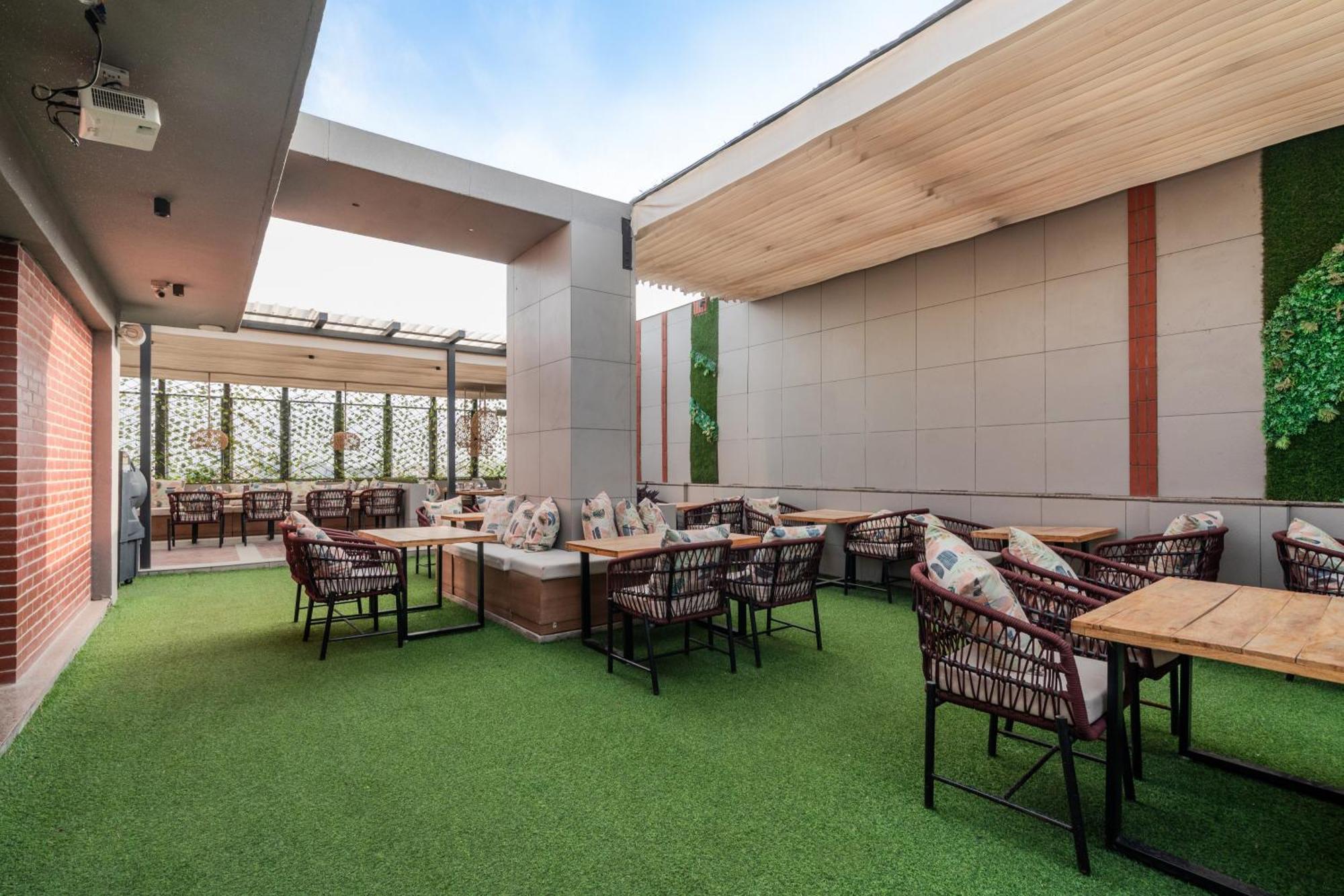 Stay Studio Hotel & Residences Γκουργκάον Εξωτερικό φωτογραφία