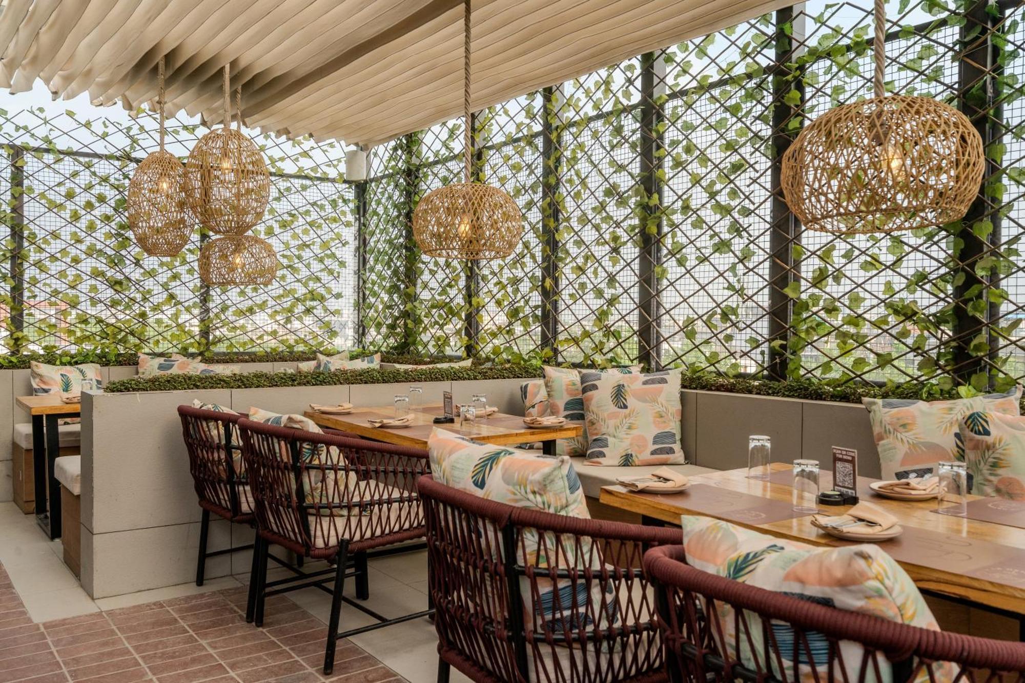 Stay Studio Hotel & Residences Γκουργκάον Εξωτερικό φωτογραφία